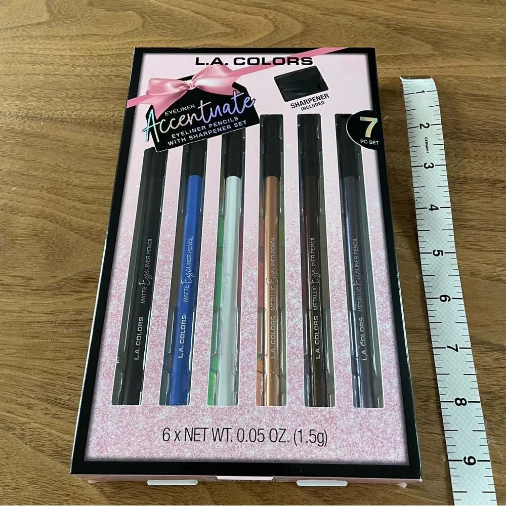 NIP L.A. Colors 7 piece eyeliner set